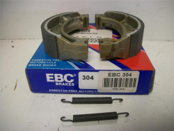 BALATA EBC FRENO TAMBOR 304 P/ C90 (93-03) CG125 (98-02) DEL y TRAS CRF230 R4 04 TRAS ZAPATA