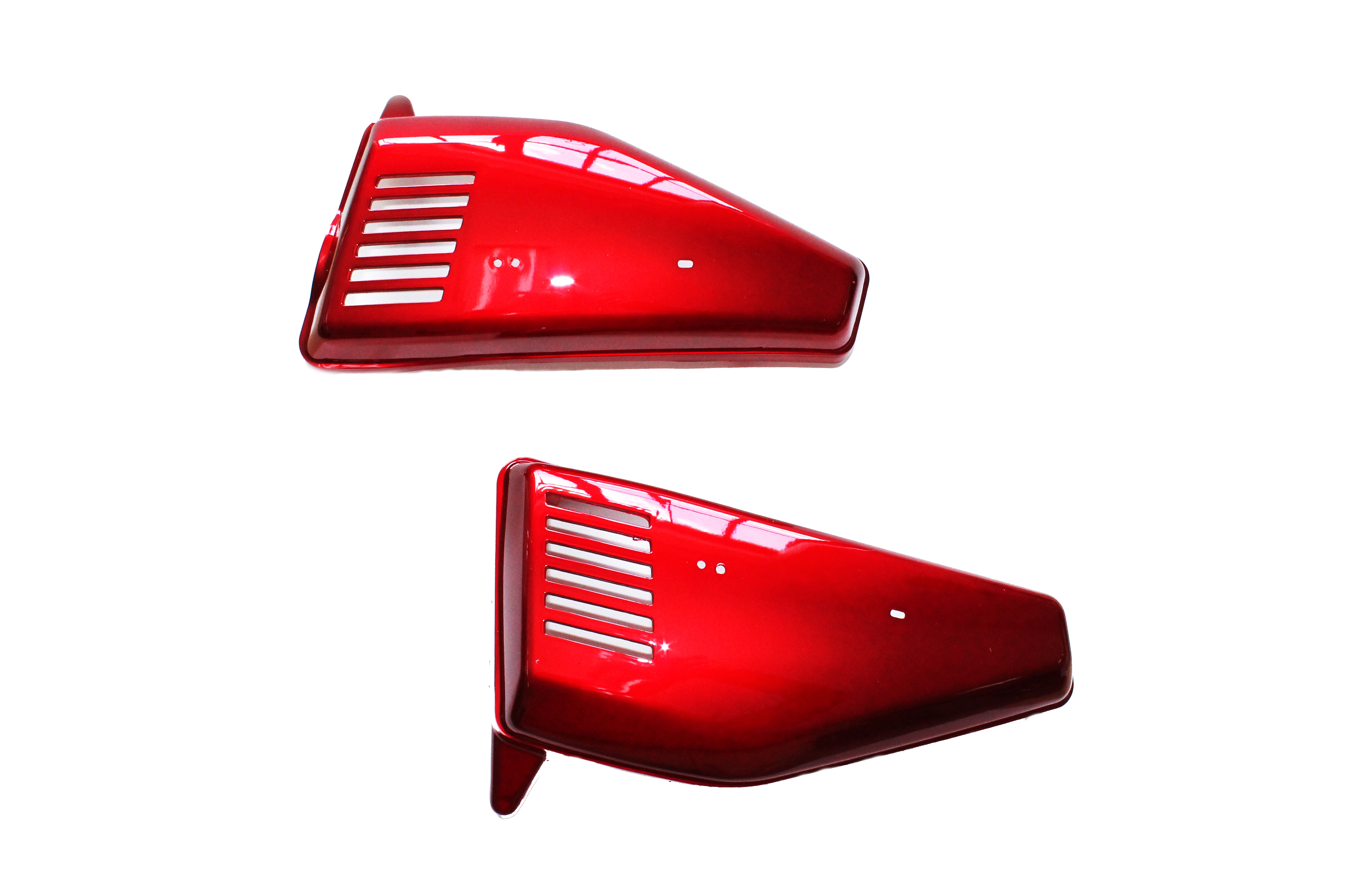 CUBIERTA LATERAL P/ FT 125 CG 125 COLOR ROJO TAPA