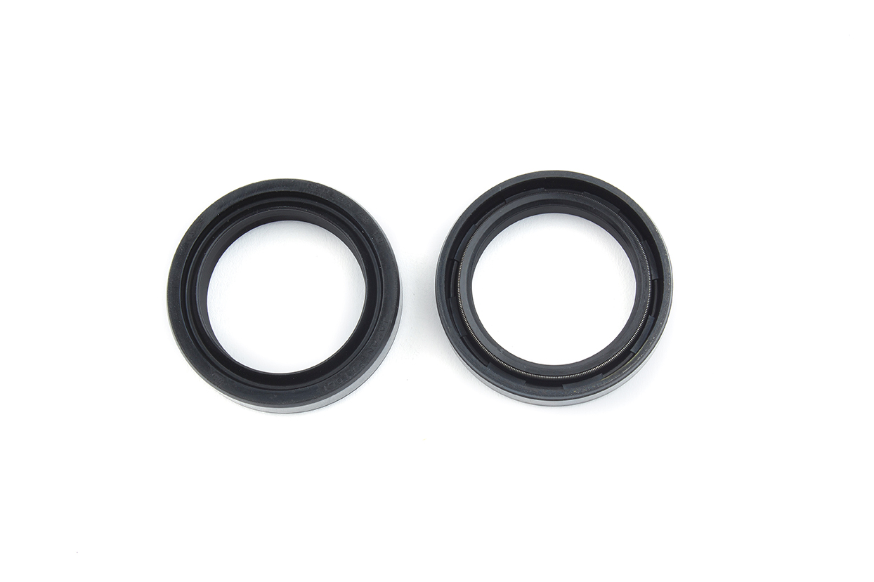 RETEN SUSPENSION ARX 33X45X10 AVENGER 220 EMPAQUE
